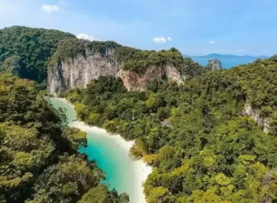 View from the viewpoint at Hong Island
